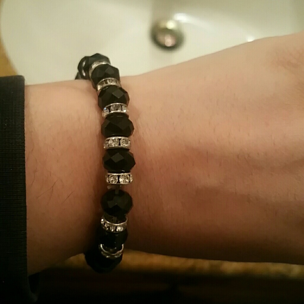 ***Gorgeous black crystal bracelet w/Swarorvski**